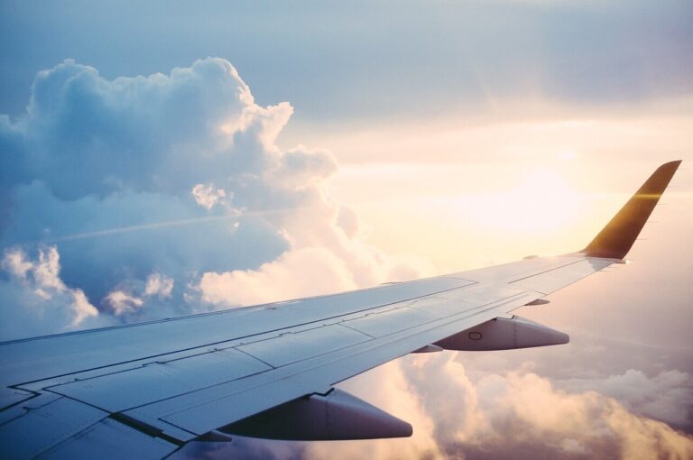Jet off to productivity paradise: 5 tips to avoid a turbulent journey image