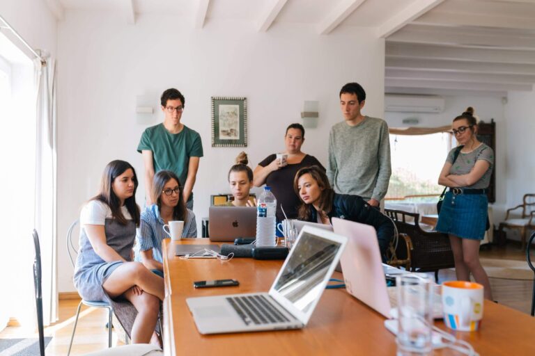 4 Unexpected benefits of mixing up your work routine image