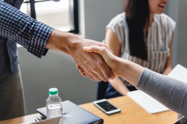 4 invaluable tips for keeping track of client relationships image