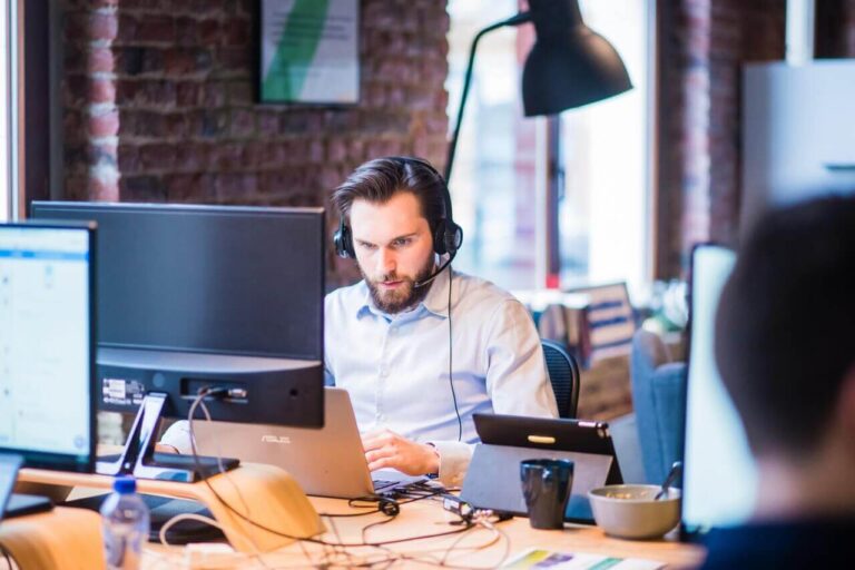 Tips for organizing a successful conference call image
